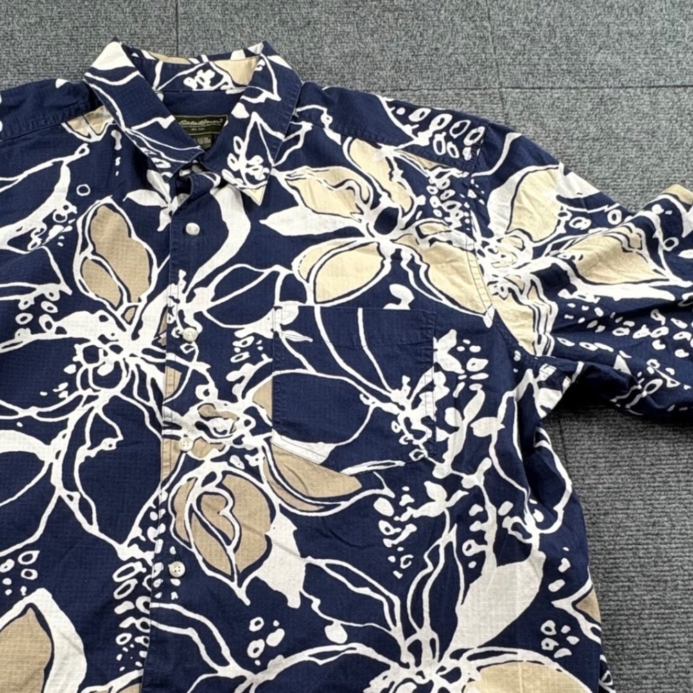 Eddie Bauer Mens XL Navy Blue Floral Hibiscus Cotton Ripstop Short Sleeve Shirt